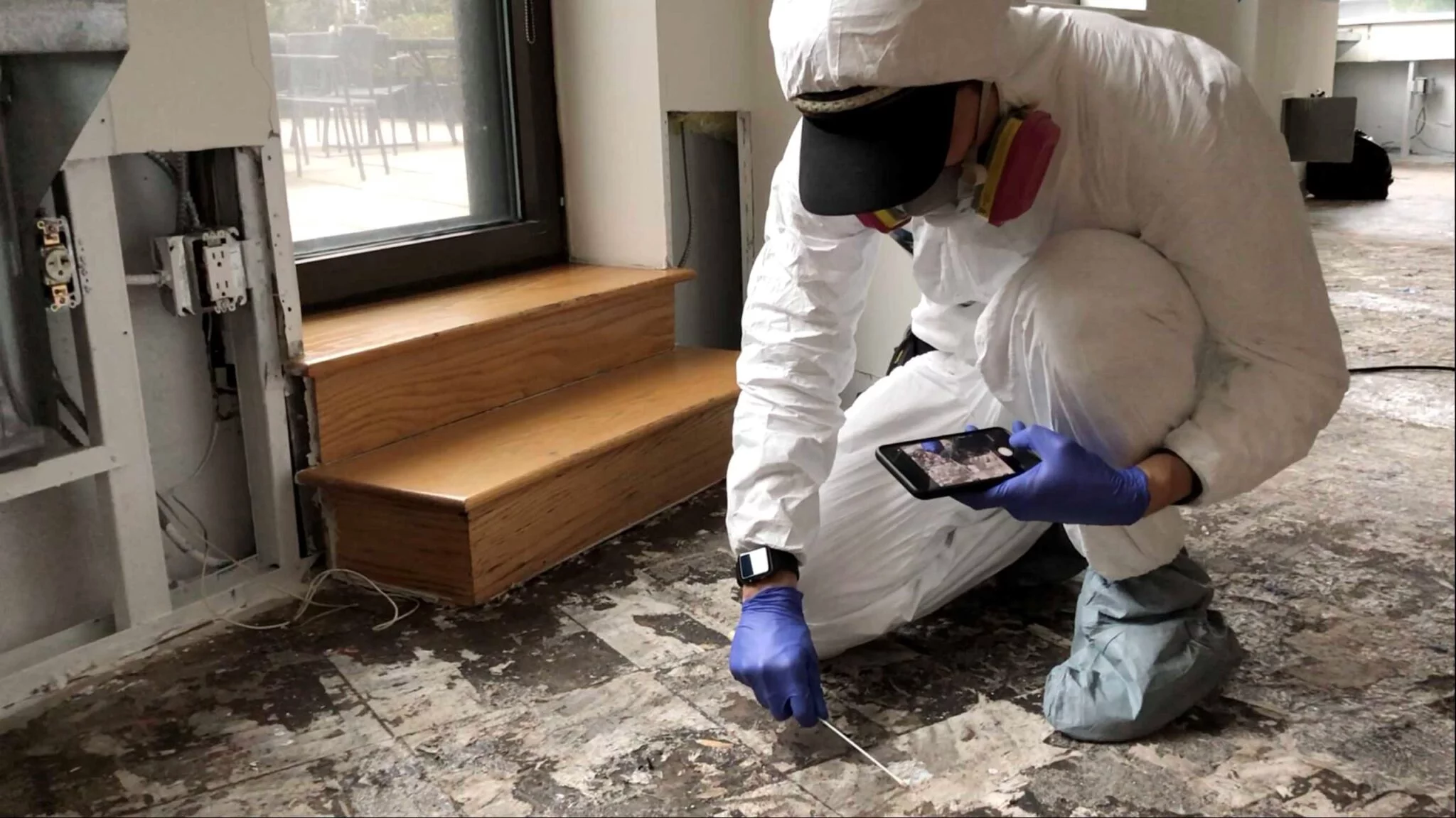 Air quality testing during professional mold restoration vs DIY mold removal methods