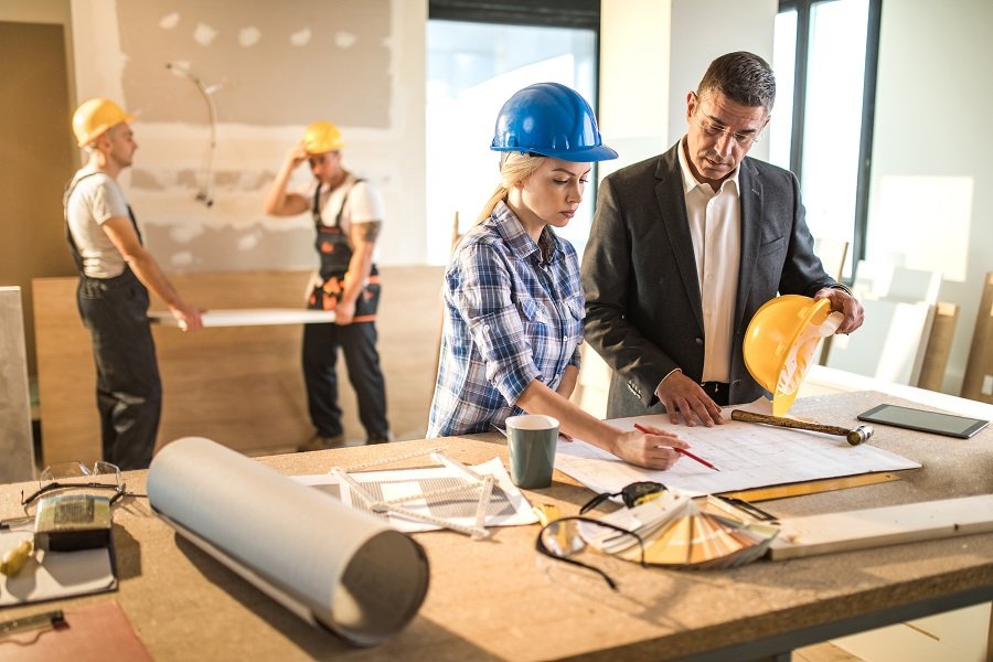 Checklist showing questions to ask remodeling contractors before home renovation project